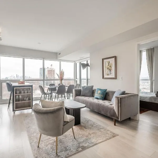 Panoramic view Condo 2 BR 2 BA Free parking, hotell i Toronto