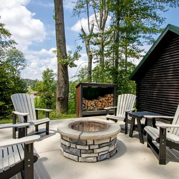 Honey Bear Cabin, hotel in Millersburg
