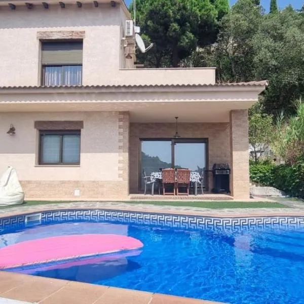 VILLA SOL Y MAR - Modern luxury with pool y sea view, hotel en Lloret de Mar