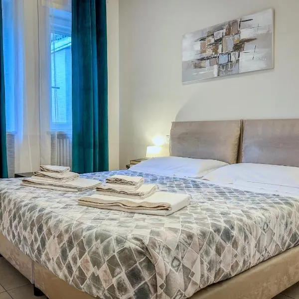 2 Suite Matrimoniali - 2 Bagni - Self Check-In, hotel in Turin