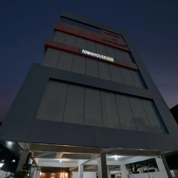 Super Townhouse OAK The Dev Regency, hotel in Patna