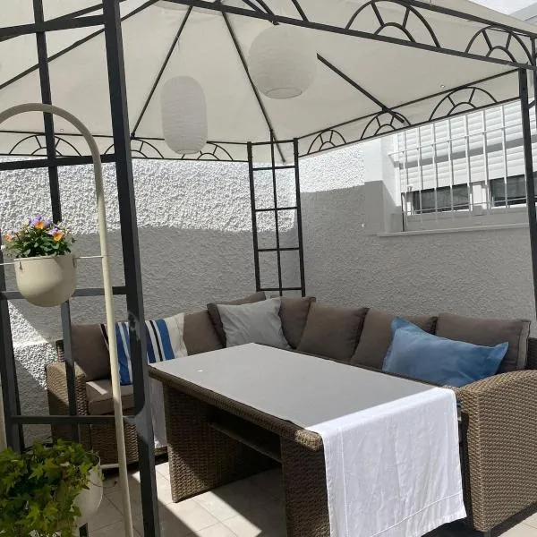 Aparthaus Olive, hotel in Torrevieja