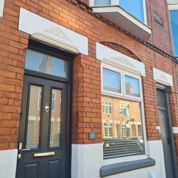 Entire House on Mountcastle Road, hotel in Leicester