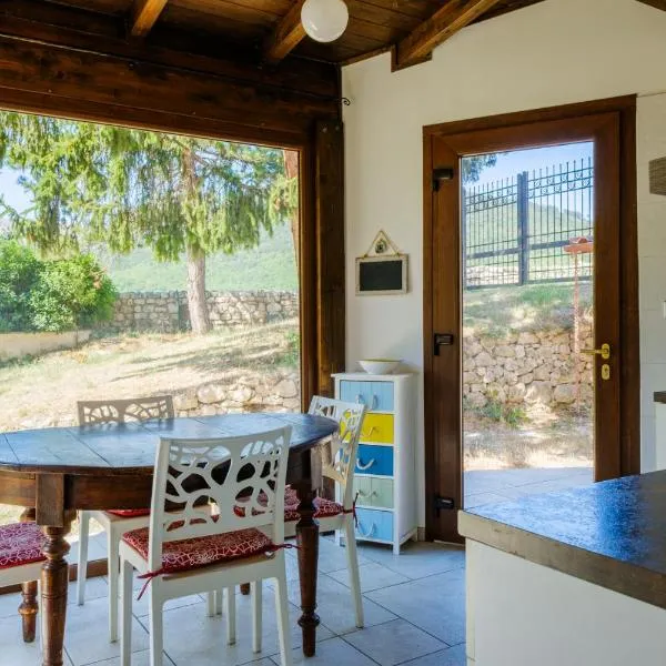 Dentro le mura, natura relax e cultura, hotel in LʼAquila