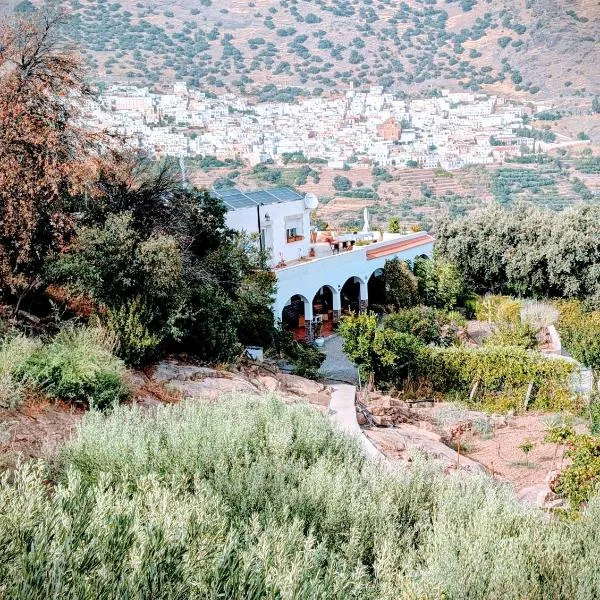 Casa rural para 4 personas, 2 dormitorios y terraza sombreada - El Cortijo Escondido, La Uva, hotel in Ohanes