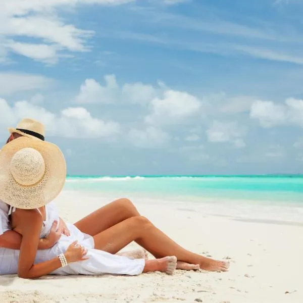DREAM ISLAND VILLAS and SUITES - PLAYA LOS CORALES POOL Beach club & SPA, hotel in Punta Cana