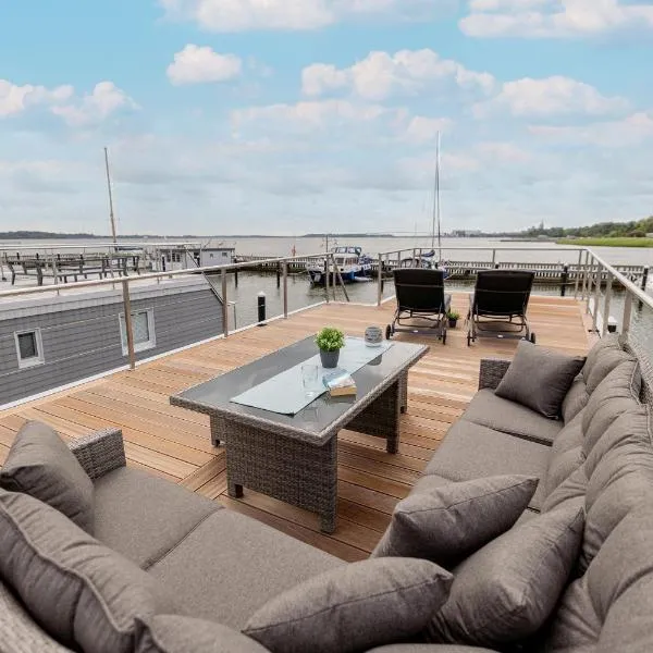 Hausboot MeerZeit an der Ostsee, hotel in Stralsund