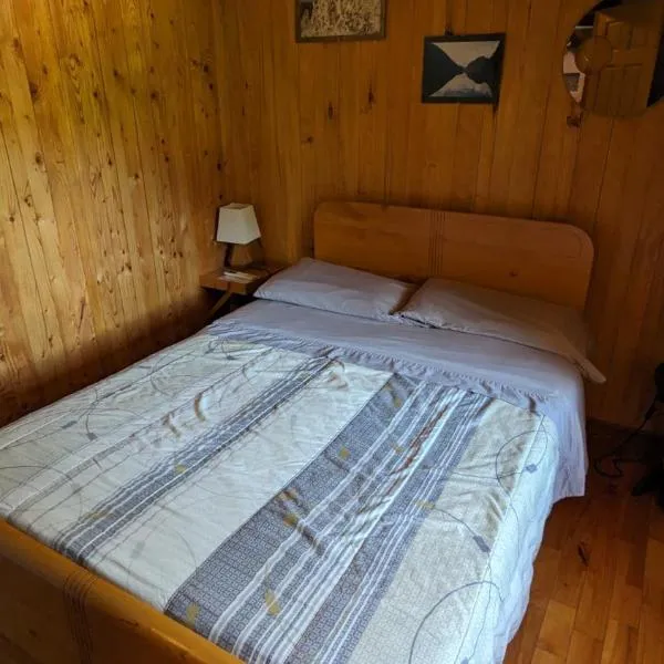 Grangette Entre Chiens et Loups, hotel in LʼAnse-Saint-Jean