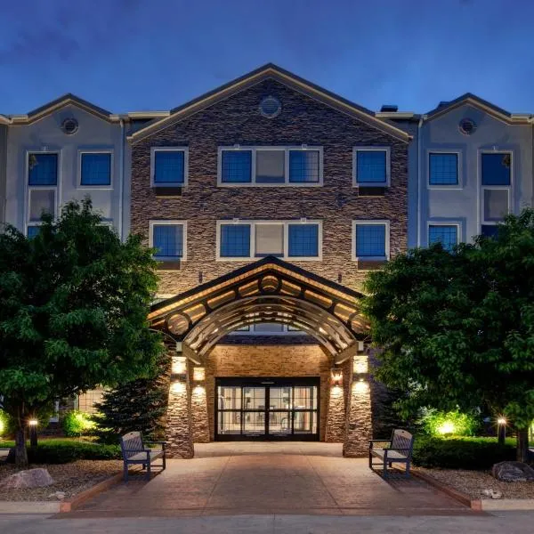 Staybridge Suites Bismarck by IHG, отель в Бисмарке