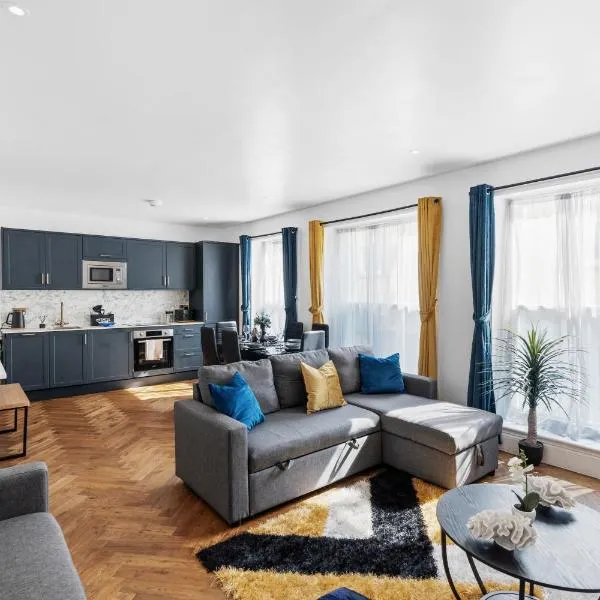 Big 2BD 2B Luxury The Lanes Brighton Sleeps 8, hotel in Brighton & Hove