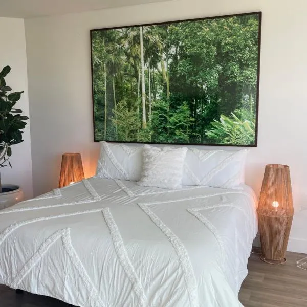 Luxury Designer Suite with Rooftop Pool, Gym, khách sạn ở San Diego