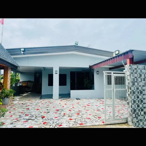 SRH APARTMENT- entire 1 bedroom unit with a kitchen & a bathroom - Walking distance to stores & supermarkets - Nadi International Airport is 3km's away, hotel in Nadi
