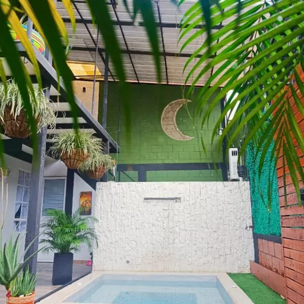 Casa Luna Lago Calima, hotel in Calima