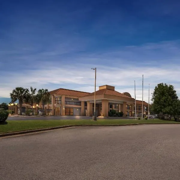 Quality Inn & Suites near Robins Air Force Base, hotel a Warner Robins