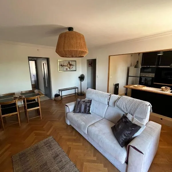 Le Relais des Cyclamens Bron, hotel in Bron