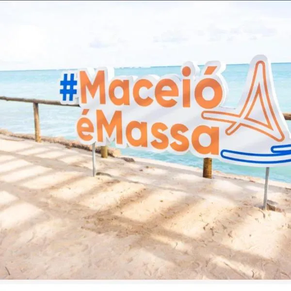 lindo apartamento de frente para à praia de pajuçara, hotel em Maceió