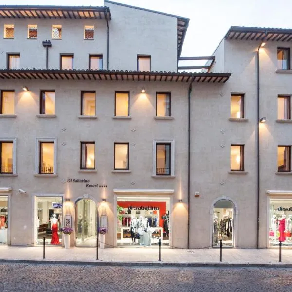 Di Sabatino Resort - Suite Apartments & Spa, hotel v destinaci Ascoli Piceno