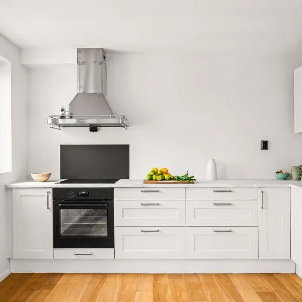 Spacious Gem In Old Town I NEW 2025 I 3 Bed 2 Bath, Hotel in Bergen