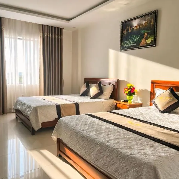 Phu Tien Hotel, hotel di Ðồng Hới