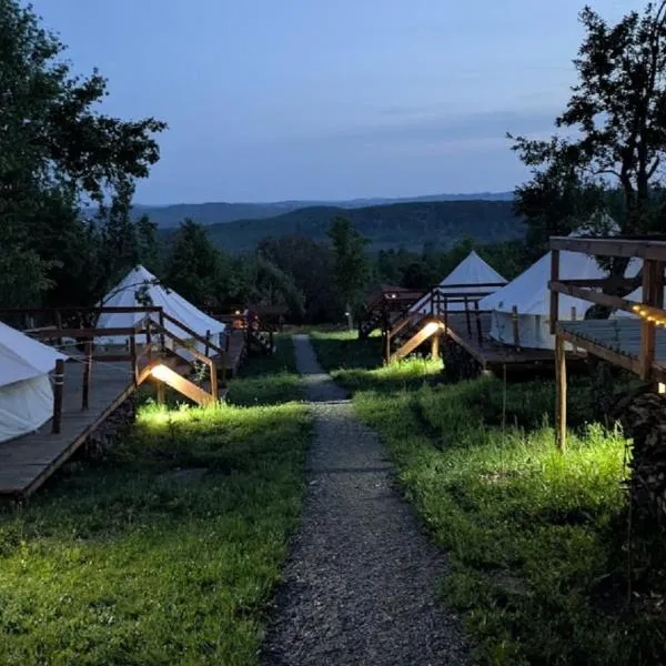 Vaideeni Glamping, hotel in Izvoru Rece