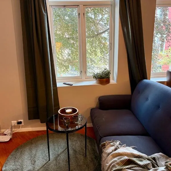 Apartment in apartment building, close to the train station, khách sạn ở Bergen