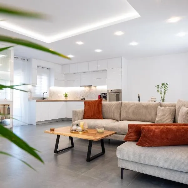 Eleni's Cozy Apartments Near Athens Airport, hotel in Koropíon
