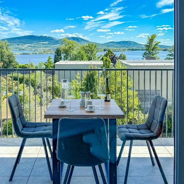 Apartmán s krásným výhledem na jezera a Pálavu, hotel din Pasohlávky