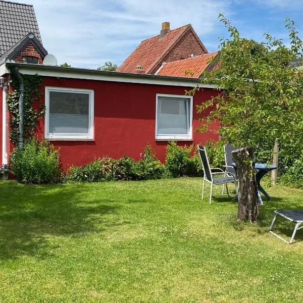 Fehmarn Ot Burg 2 Zi Bungalow Gartenmöbel WLAN, hotel in Fehmarn