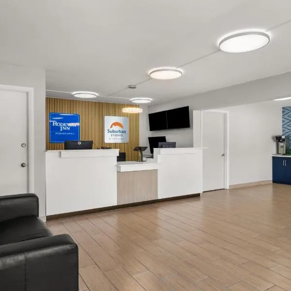 Suburban Studios Orange Park - Jacksonville near Naval Air Station, מלון באורנג' פארק