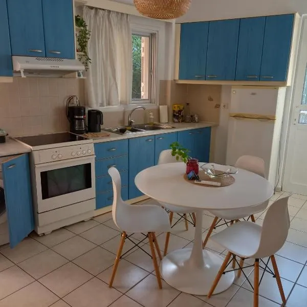 Konnie Seaside House 2, hotel in Diakopto