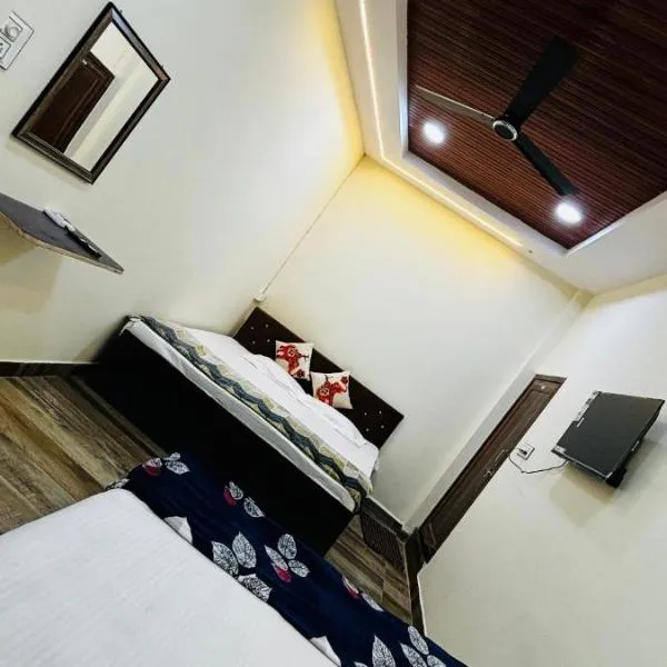 Shree nidhi comfort stay MAHAKAL ki krupa ujjain, hotel em Ujaim