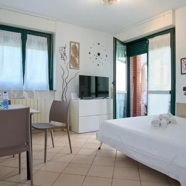 App 22 - Appartamento ad Angolo con Balcone, khách sạn ở Monza