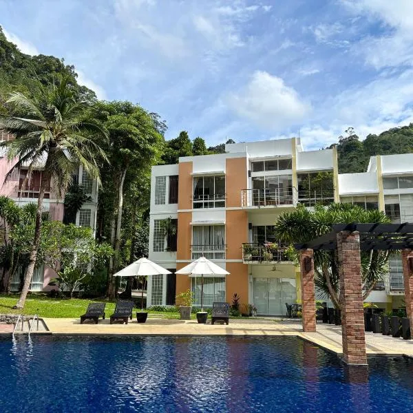 3-BR Condo Mountain & Pool view, Pool & Gym access - Kamala Hills G201, hotel i Kamala Beach