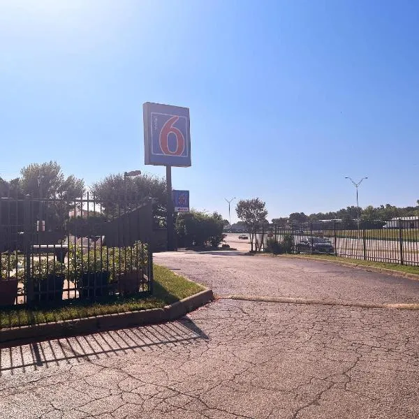 Motel 6 Dallas, TX – St. Augustine / HWY 175, hotel Dallasban