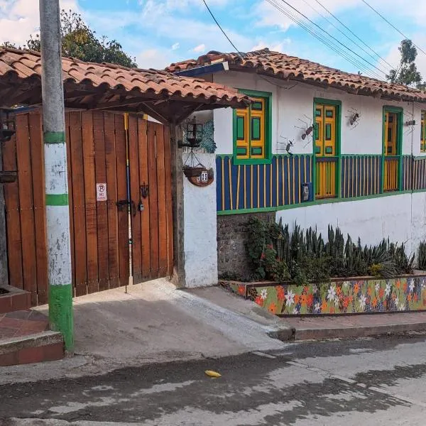 El Aguacate - Casa Tipica Cafetera Colombiana, hotel a Salento