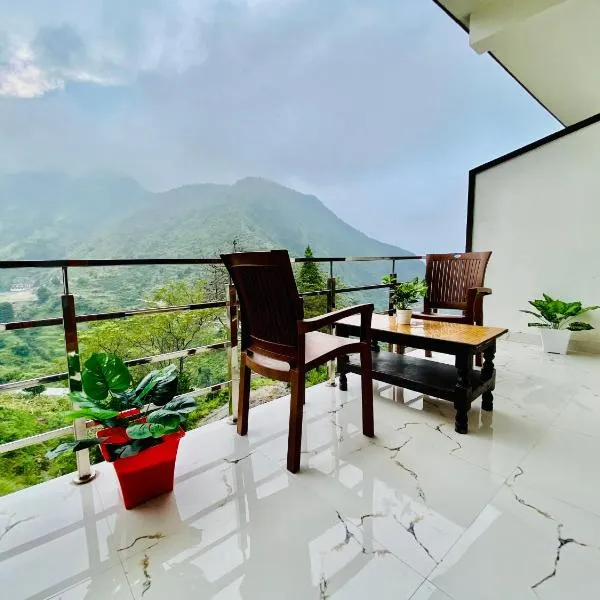 Hotel The SSB - Property of the Year ! Luxury Balcony Rooms ! Mountain View ! Rooftop Cafe ! Big Parking !, hotell sihtkohas Mussoorie