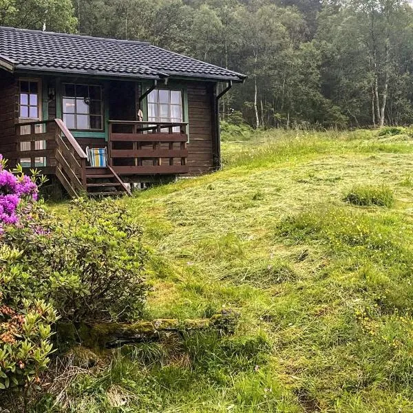 5 person holiday home in Brekke-By Traum, hotel v destinaci Dingja