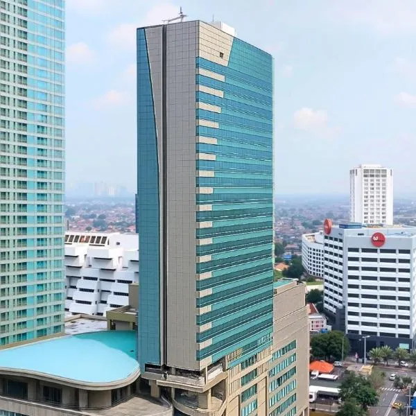 Grand Whiz Hotel Praxis Surabaya, hotel in Surabaya