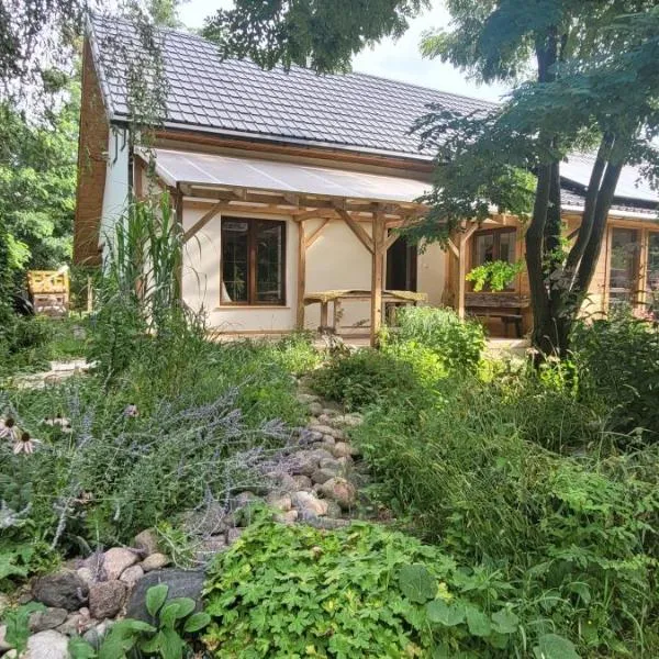 Esterka Village, hotel sa Esterka