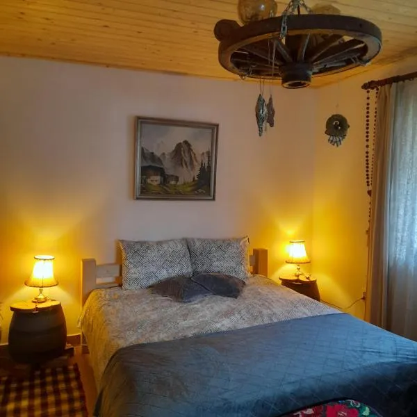 Casa tradițională bucovineana, hotel en Putna