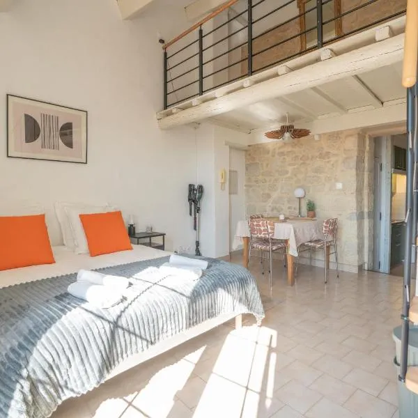 Sur les toits d'Uzès YourHostHelper – hotel w mieście Uzès