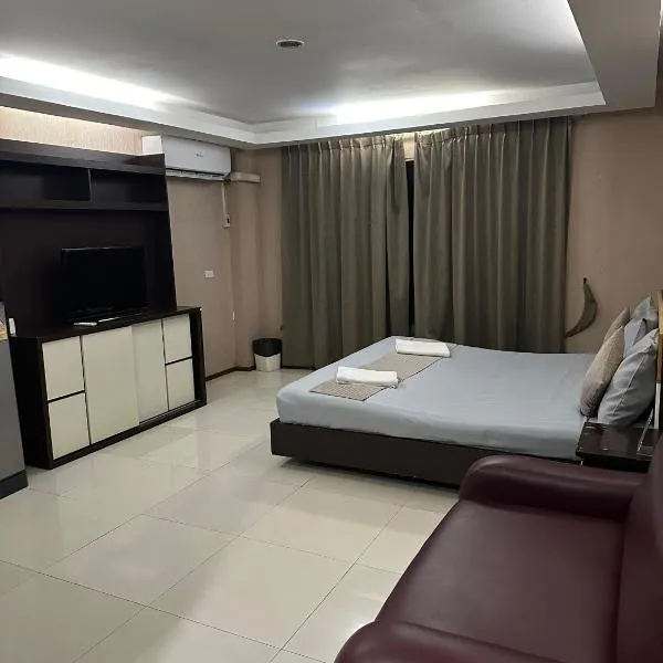 HOP stays-Pattaya，位于芭堤雅市中心的酒店