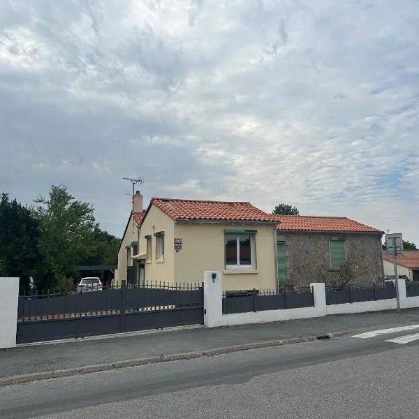Vendée - Petite Maison de Vacances, hotel in La Genétouze