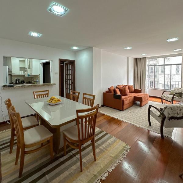 Spacious Copacabana apartment 5 minutes from the beach - 7 guests