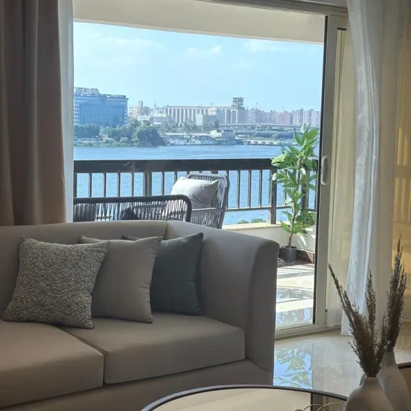 شقة على النيل مطله على ممشى اهل مصر, hotel v Káhiře