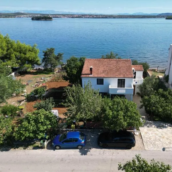 Apartman Maris, hotel i Tkon