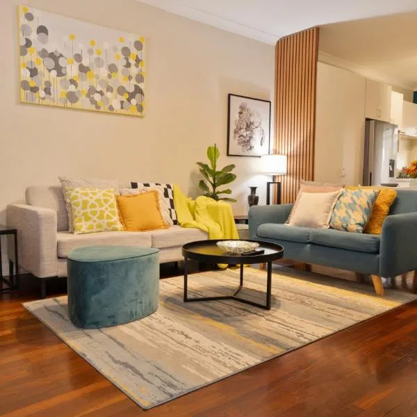 Cozy home near Swan River-10 mins to Perth City, хотел в Пърт