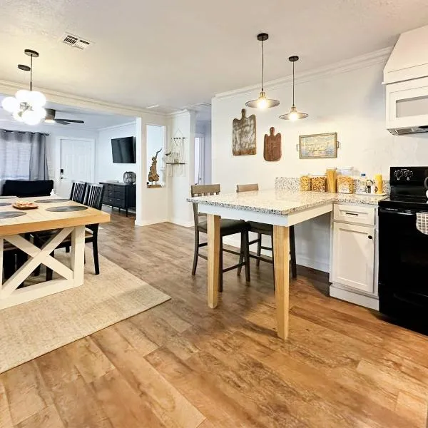 Budget-friendly 2br Near Plaza District #19a, hotel in Oklahoma City