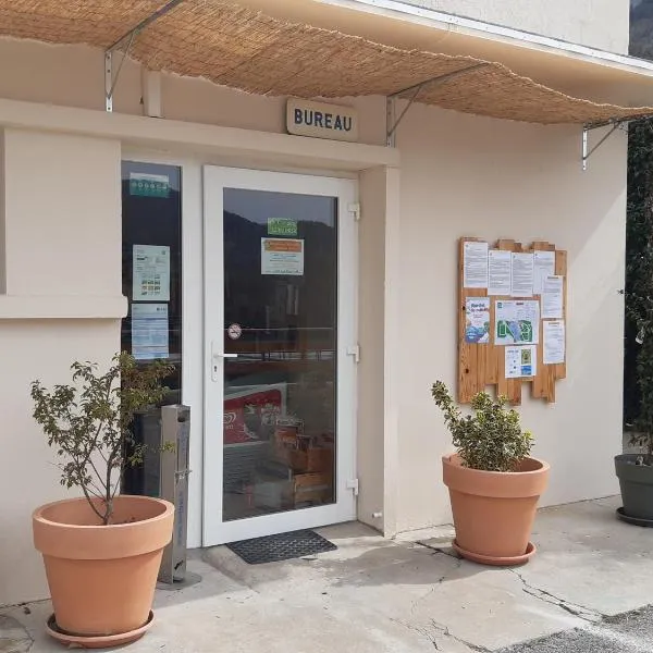 Camping Onlycamp le Jalinier, hotel in Buis-les-Baronnies