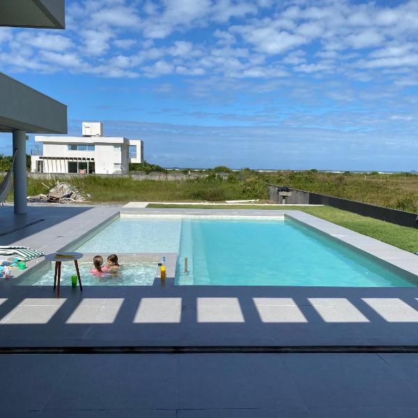 Mansão de praia para a família ao lado da Ilha do Mel